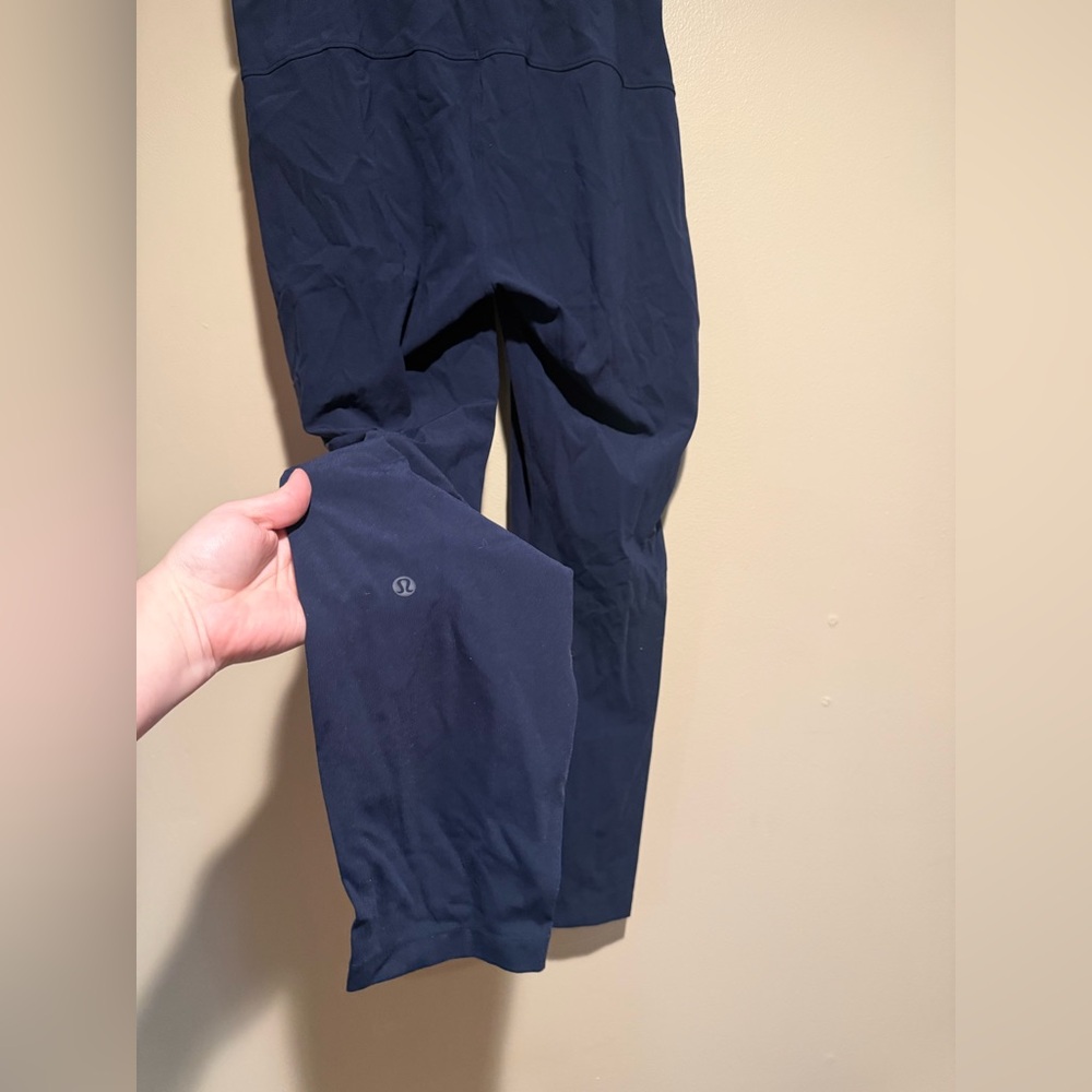 Lululemon On the Fly Pant size 2 navy blue - Picture 9 of 11